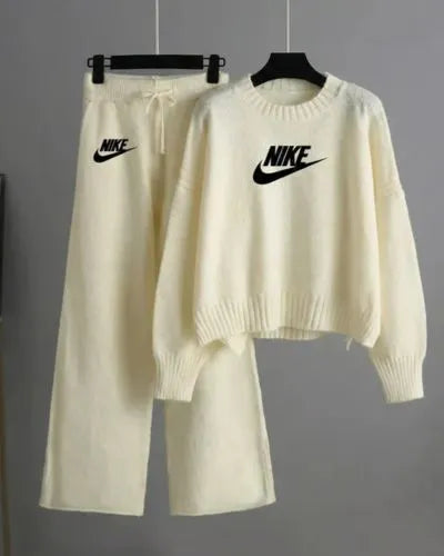 Nike Cropped Knit Set